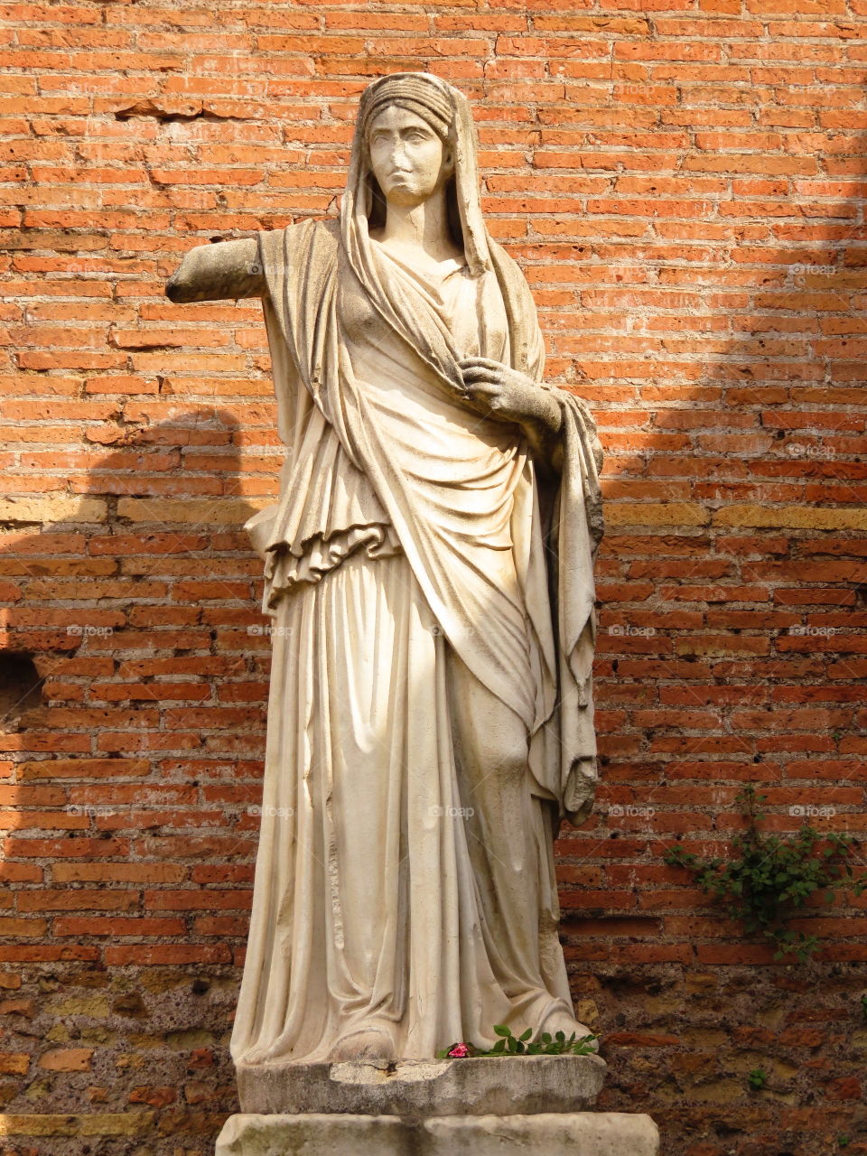 Roman vestal virgin