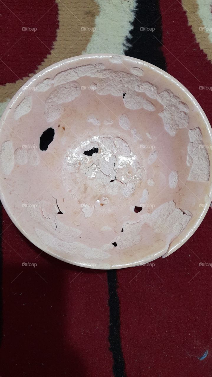 The bowl broke because it was too long in the microwave