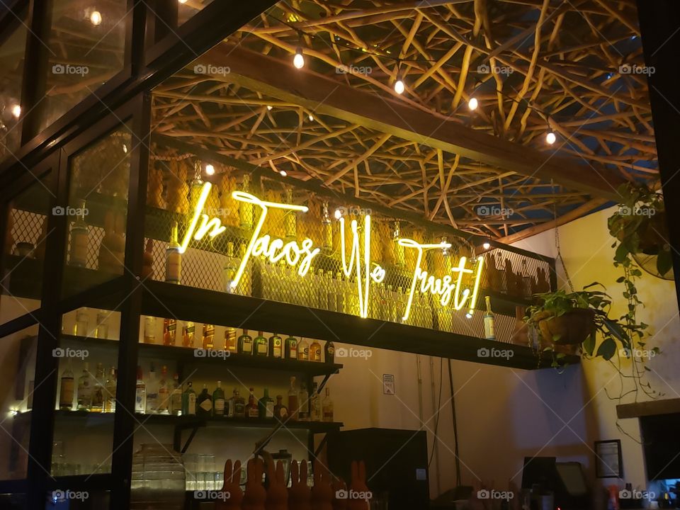 tacos neon sign