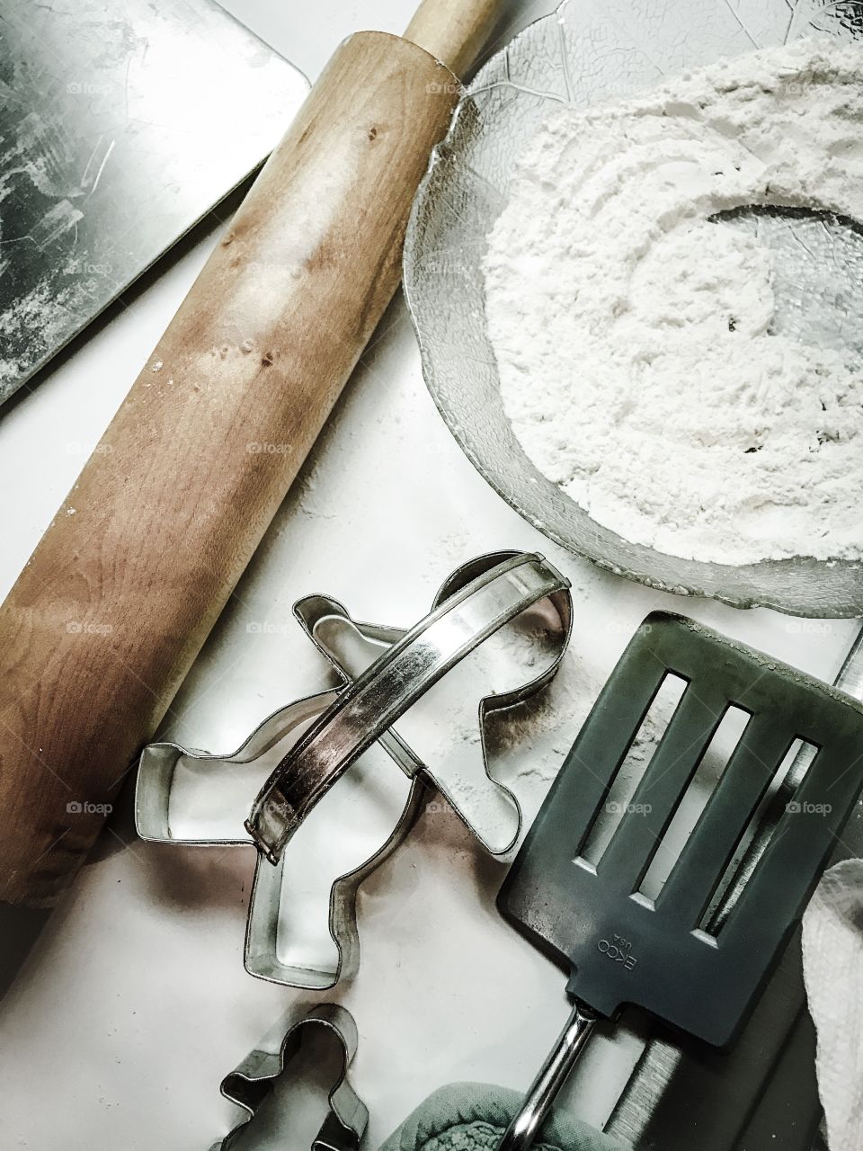 It's the holiday season, snow is falling, everyone is shopping. Gingerbread men are on the march. 