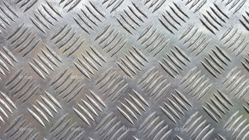 Pattern on metallic surface 
