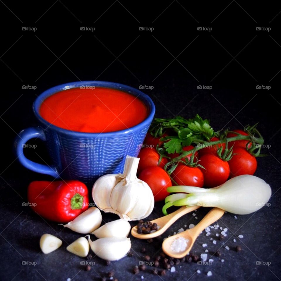 Tomato soup and raw ingredients 