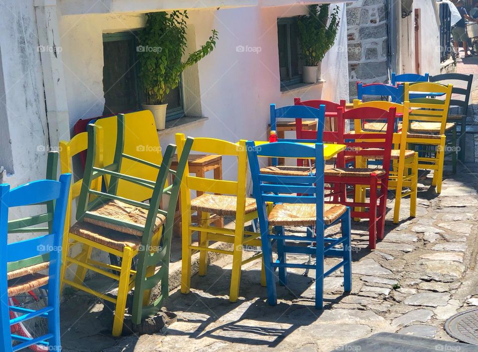 Color clash, colour clash, chairs