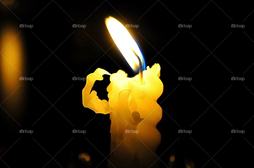 Muscled candle poise 