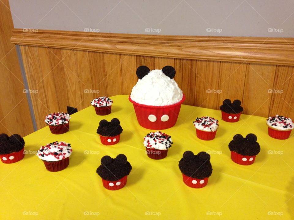 1st Bday Smash cake and cupcakes