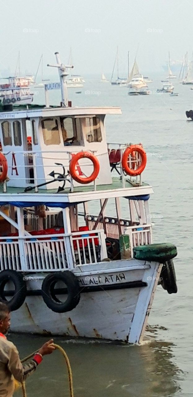 boats in Mumbai