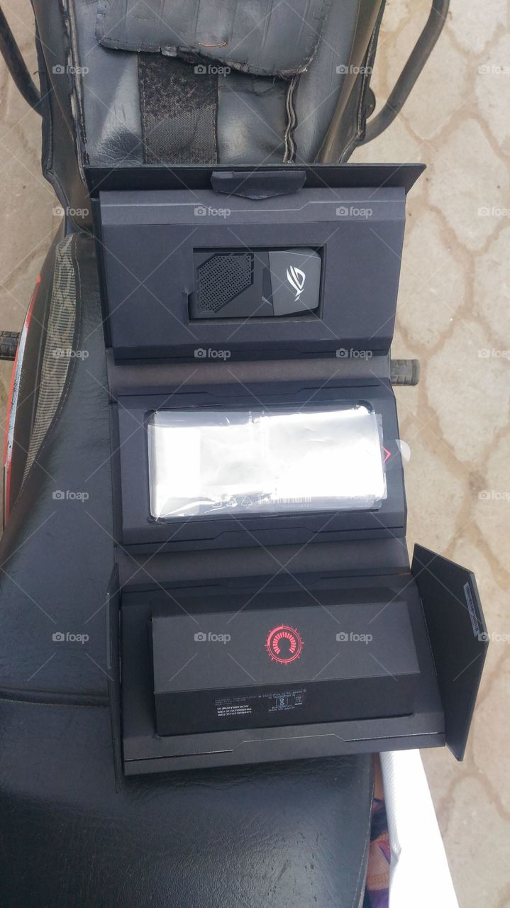 Asus rog phone box