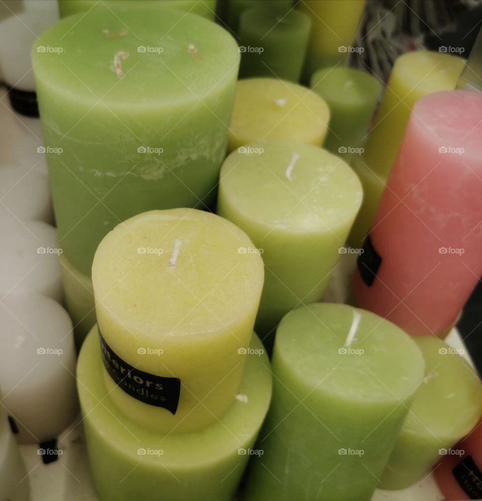 Candle white vanilla pic view table day part yellow form green