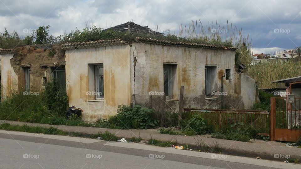 old house in collapse state