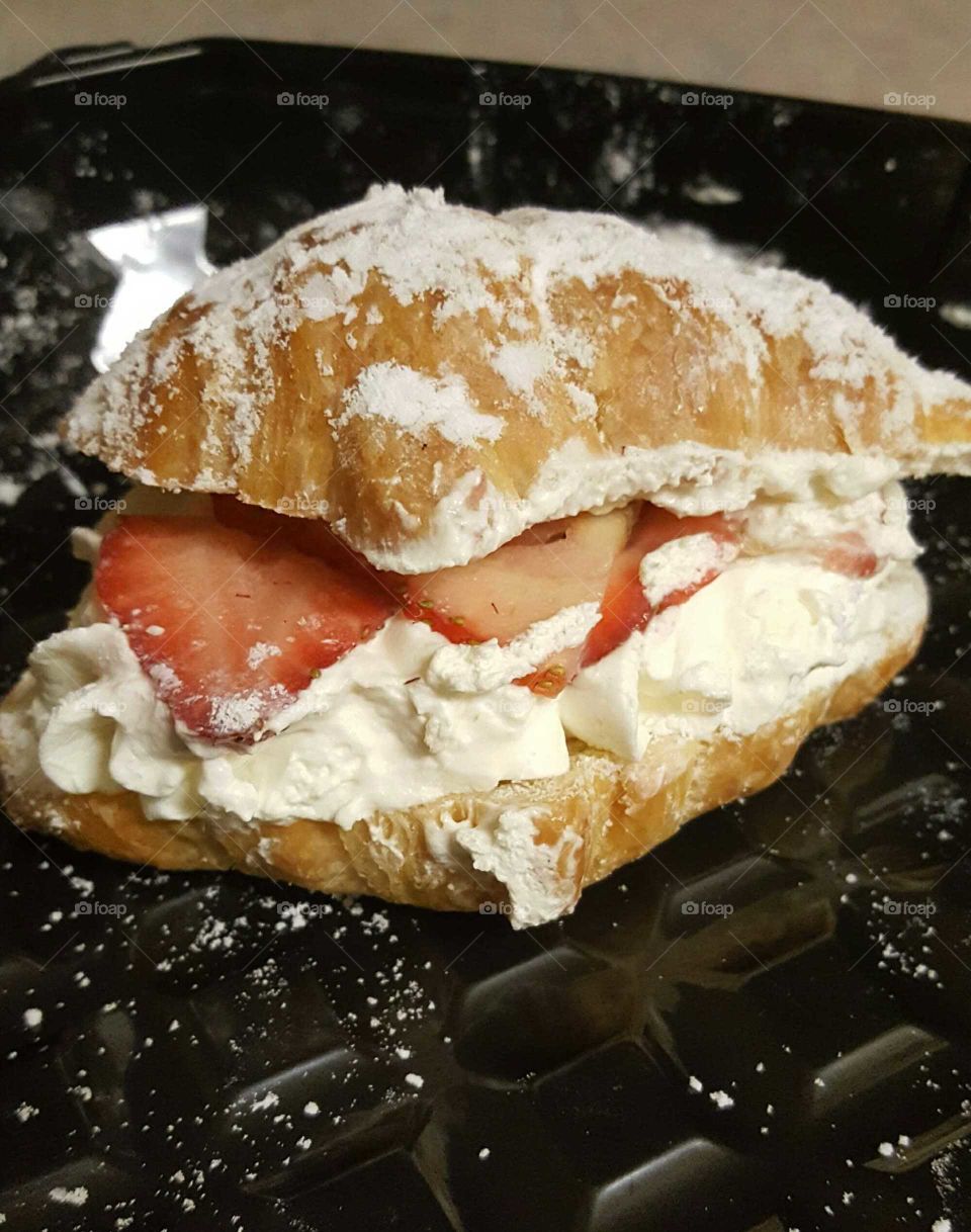 strawberry cream puff