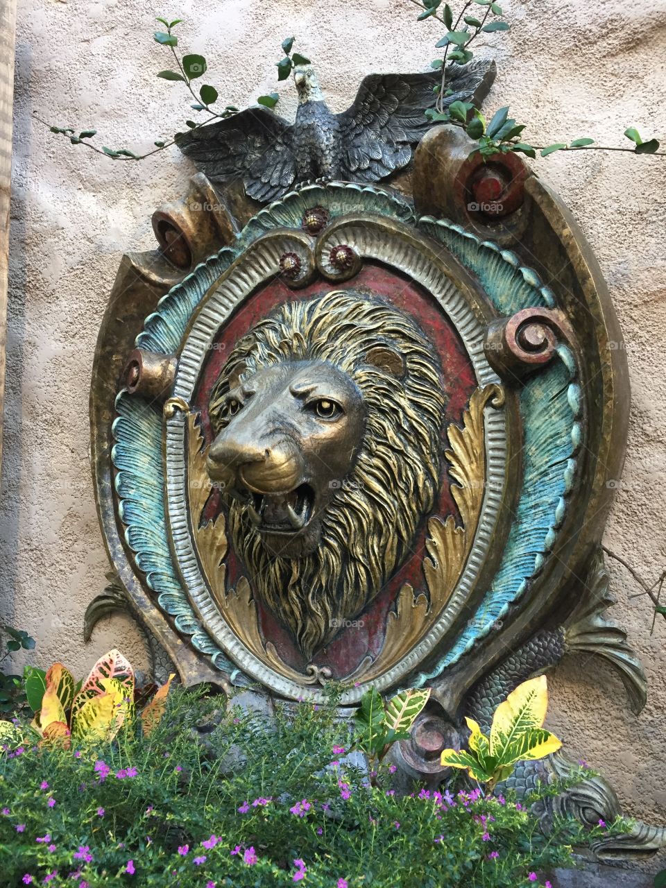 Lion head wall hanging