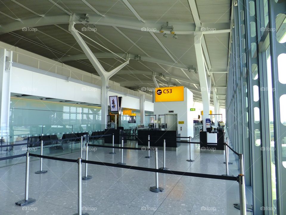THE LOND HEATHROW AIRPORT T5