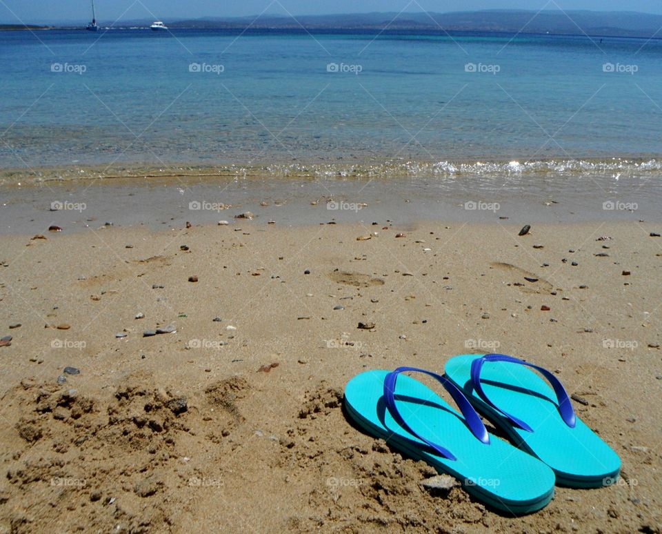 minimalistic snap: sandal to the beach