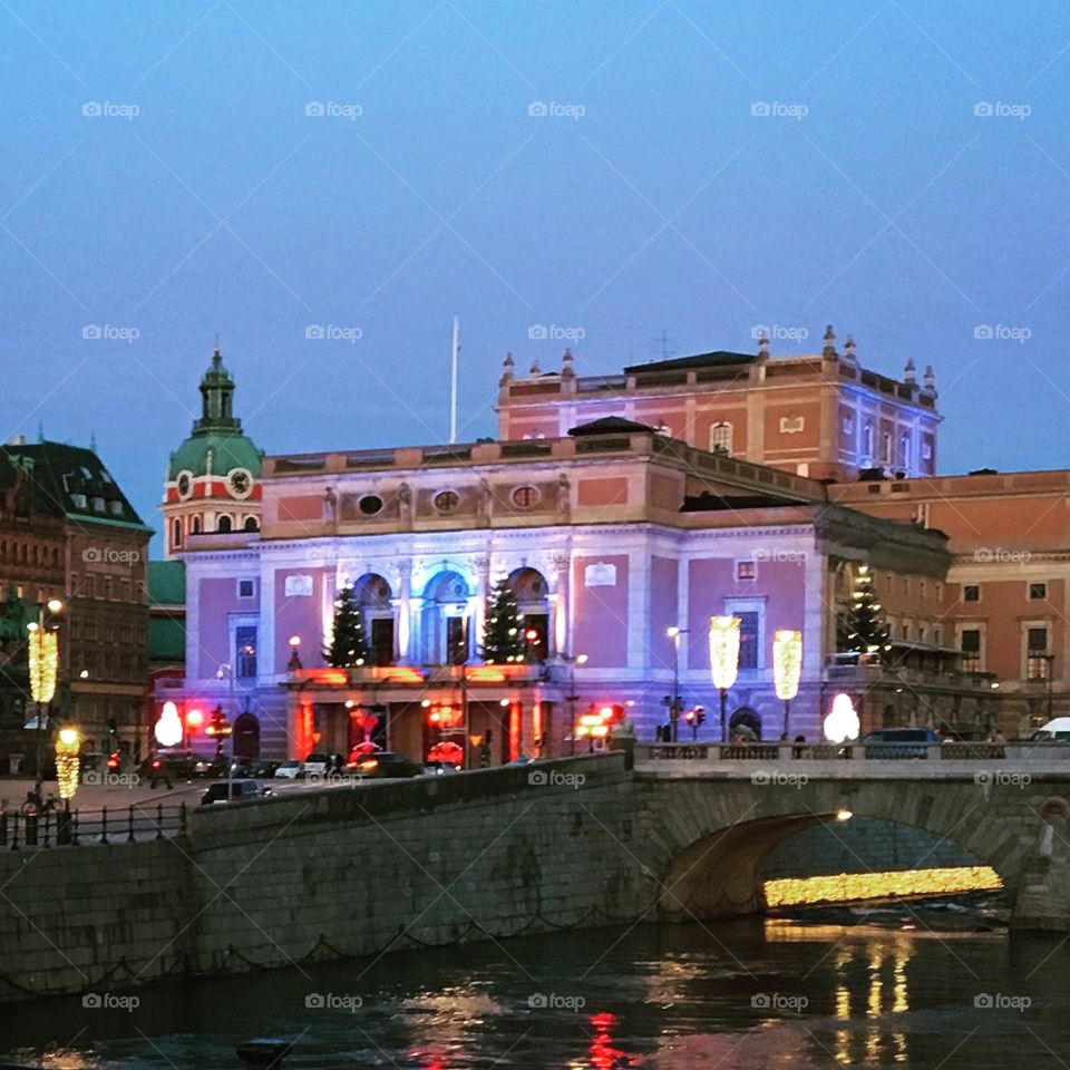 Operahouse n the evening