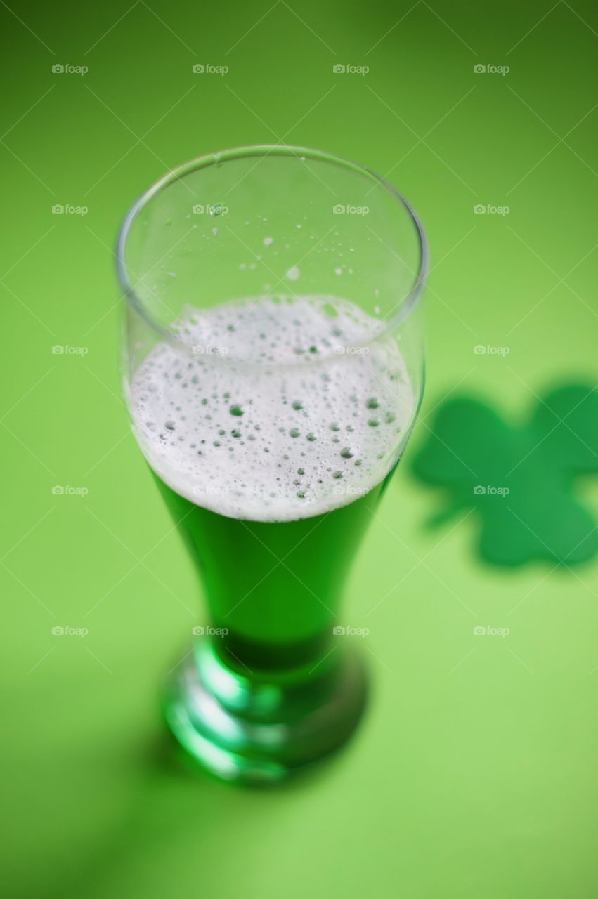 St. Patrick's day, green, leprechaun, beer, green beer, paraphernalia, Ireland, Irish, March 17, clover, lucky, luck, good luck, coins, wealth, hat, leprechaun, pot, confetti, holiday, Wallpaper, background, spectacles, carnival, karnavalnye glasses, green hat, celebration, parade, cocktail, drink, drinking, alcohol, Mixology, drink, top, minimal, festival, party, March, event, accessories, festival glasses, spring, deep green, green, grass, thematic, national, tradition, traditions, traditional, St. Patrick, Patricks, Saint Patrick, patricks, still life, symbol,