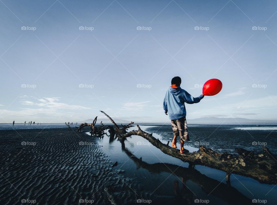 red balloon