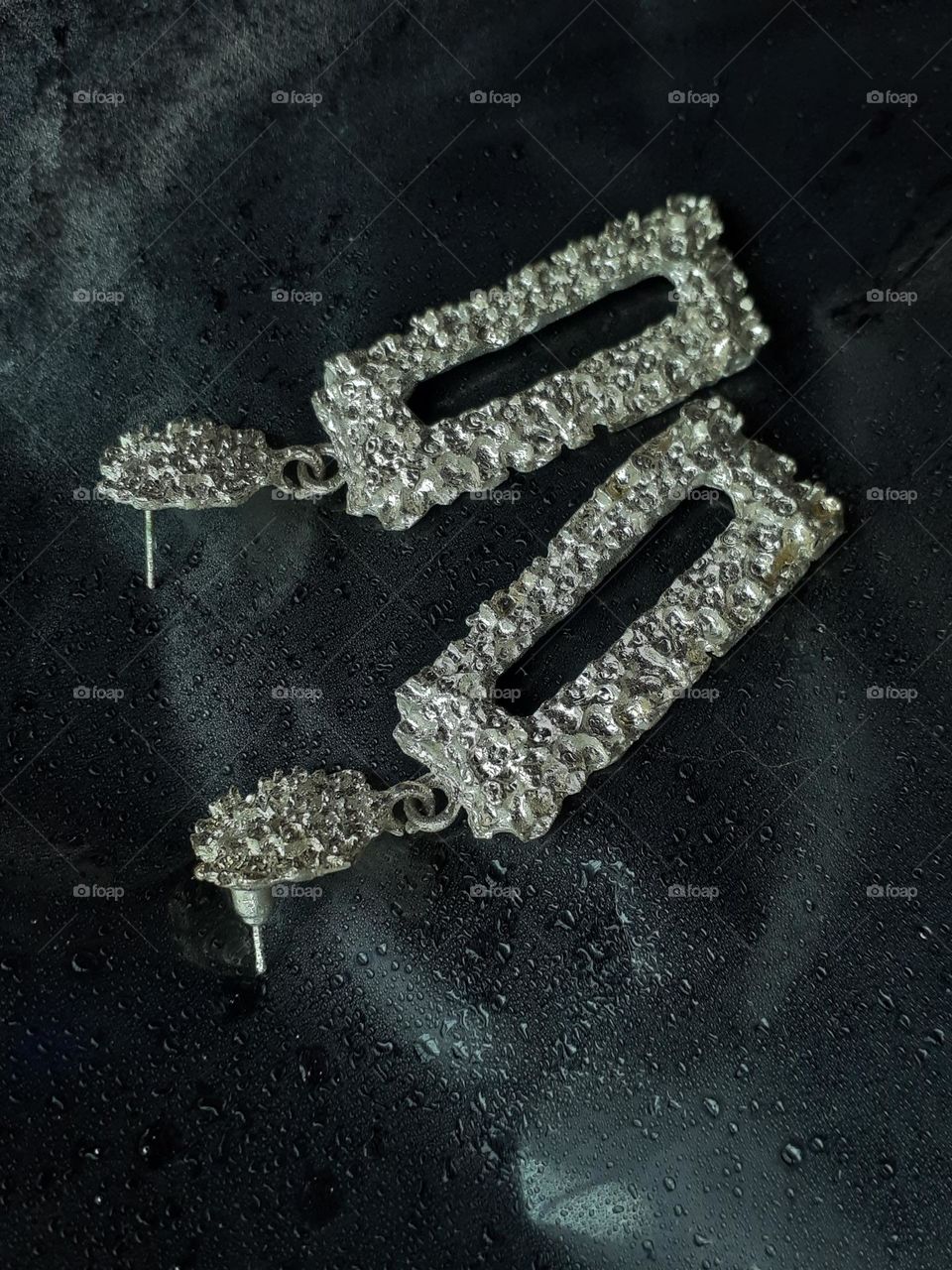 Aesthetics of silver jewelry