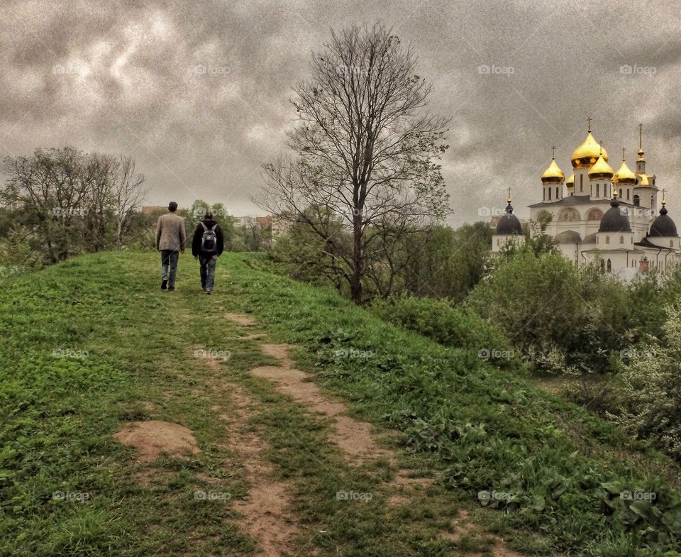 Road to the temple. 