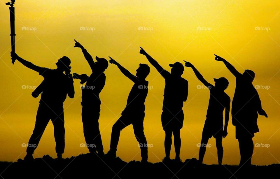 Taking selfei with freinds gream momment stays forever