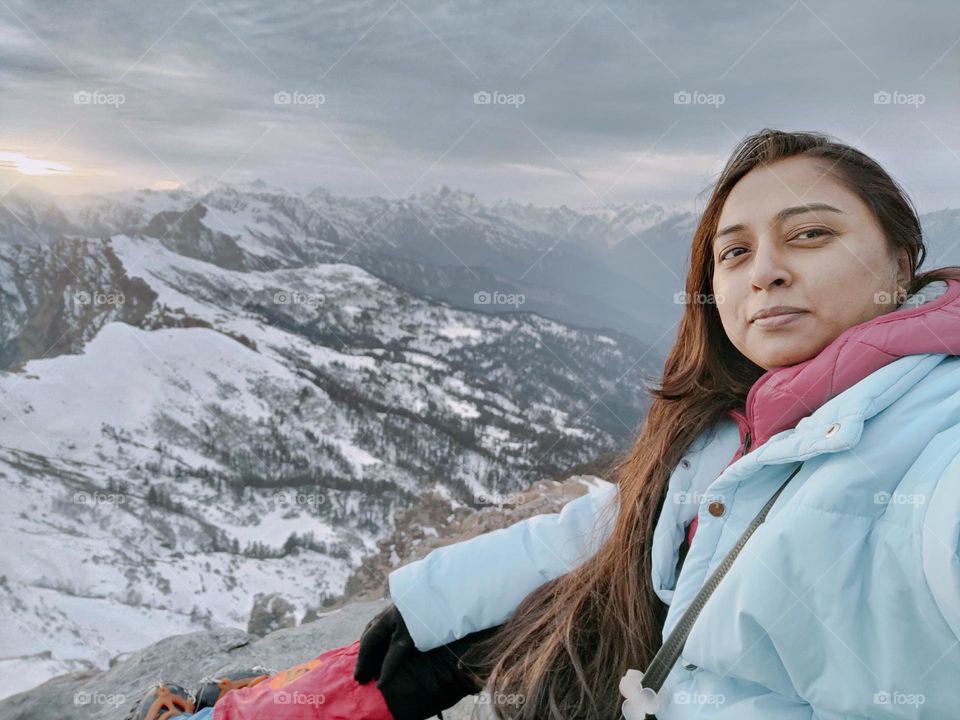 On my best vacation to kedarkantha summit point 🤗 Heavenly view