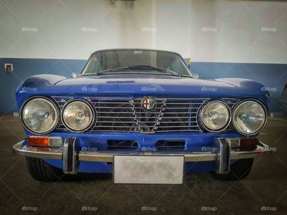 retro vintage classic car Alfa Romeo automobile