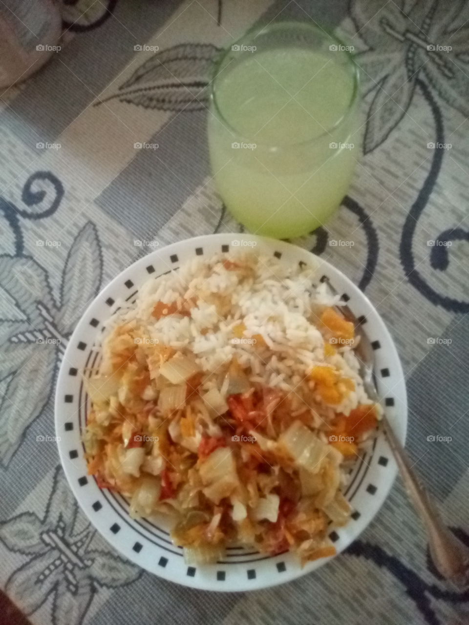 have you ever seen the must color full meal  you will have see in one meal  and this is a vegetable meal.