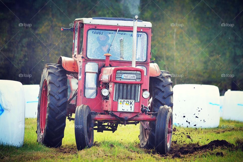 Tractor race