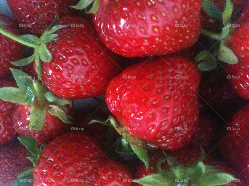 red summer strawberry fruit by gitt123