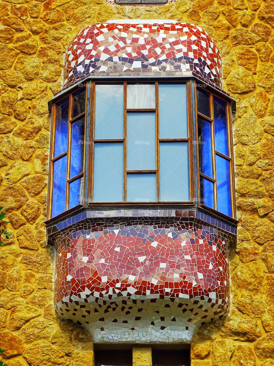 The color of Gaudí's window