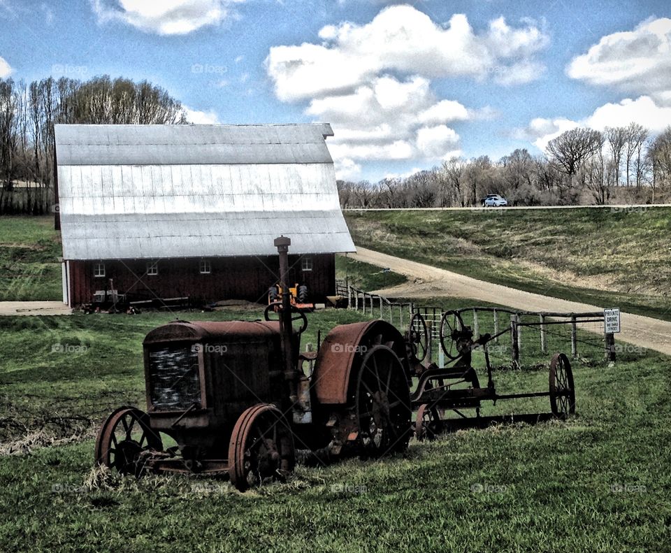 Vintage tractor and barn 