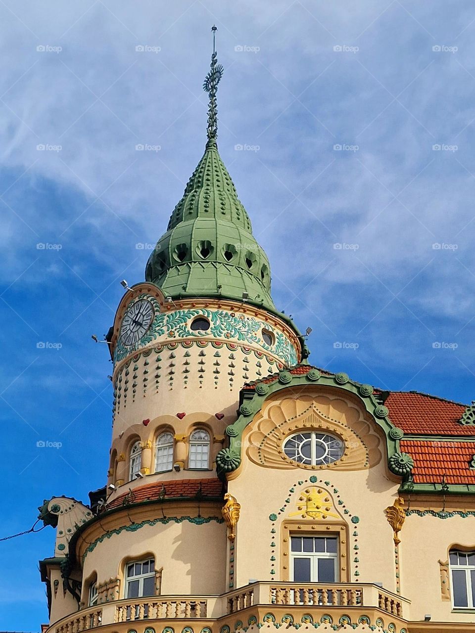 the tower of the Black Eagle Palace in Oradea