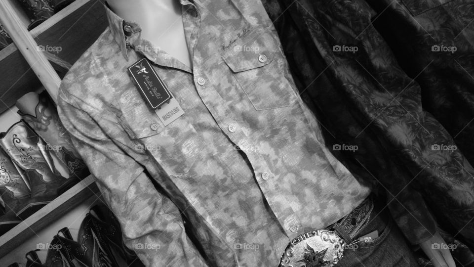 imagem de loja manequim vestido de camisa masculina comércio em preto e branco papel de parede