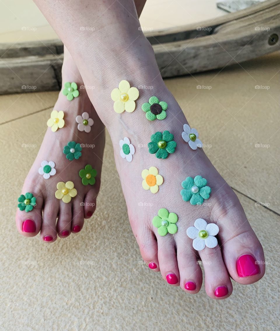 Summertime feet. Fresh as a daisy 