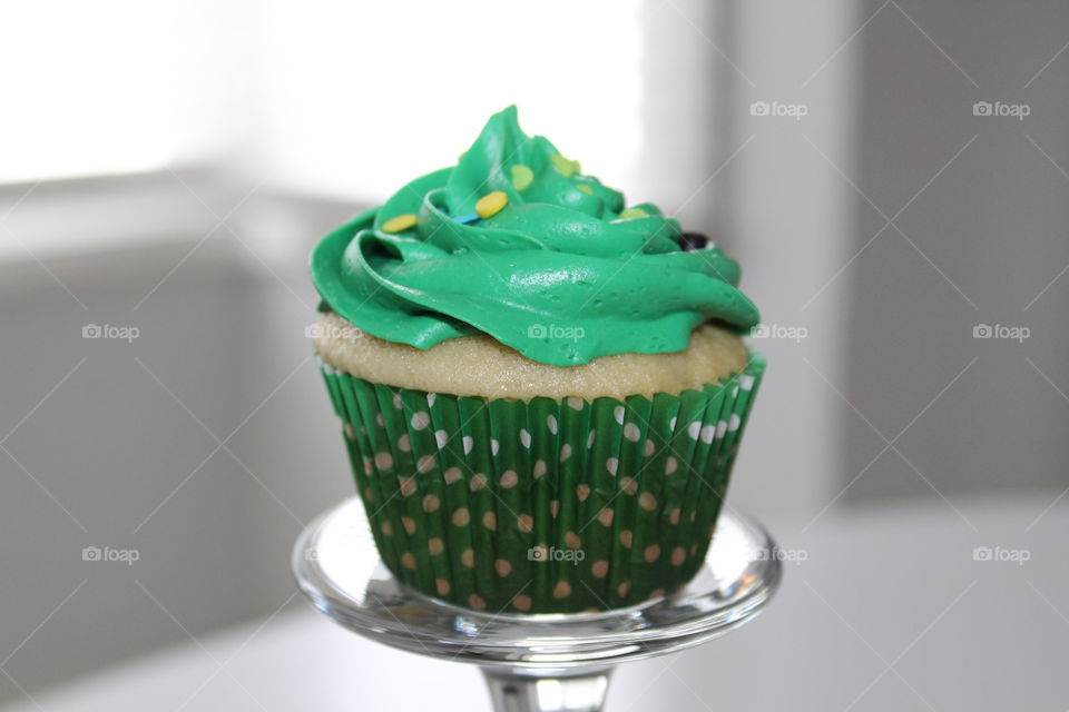 White Cupcakes with Green Buttercream Frosting 