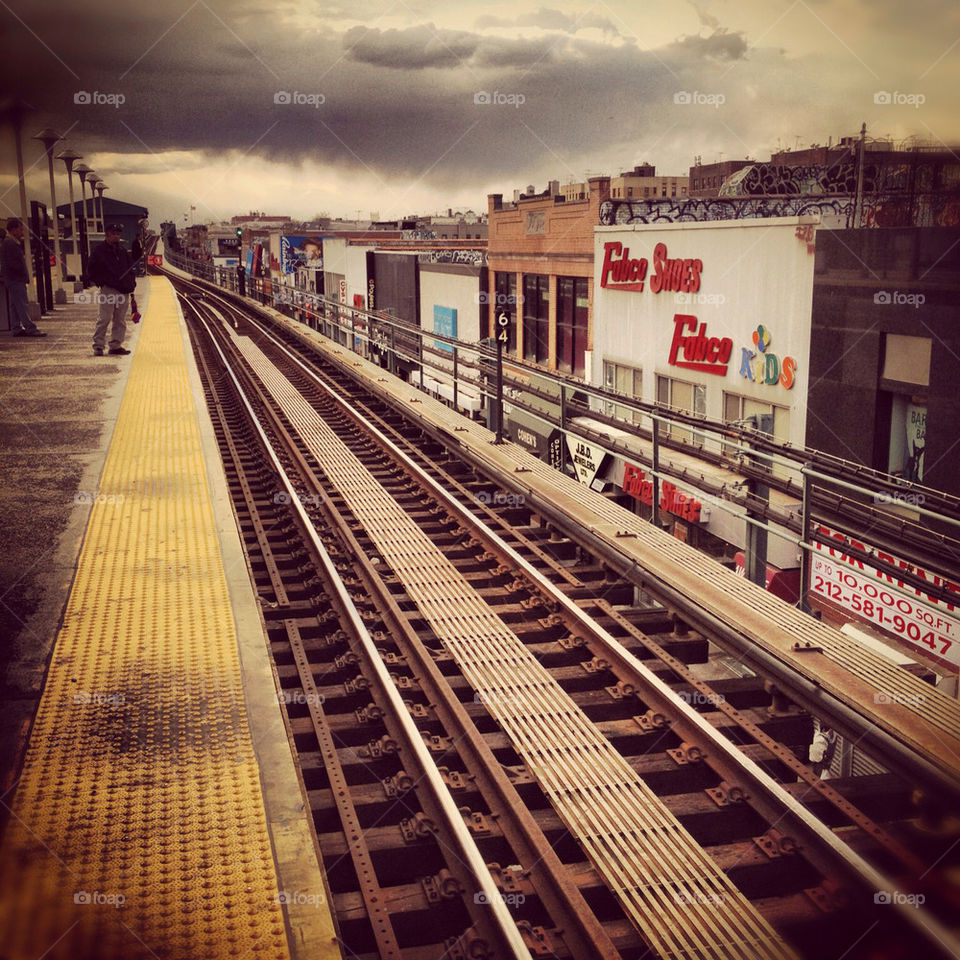 newyork subway tracks metro by hellroy