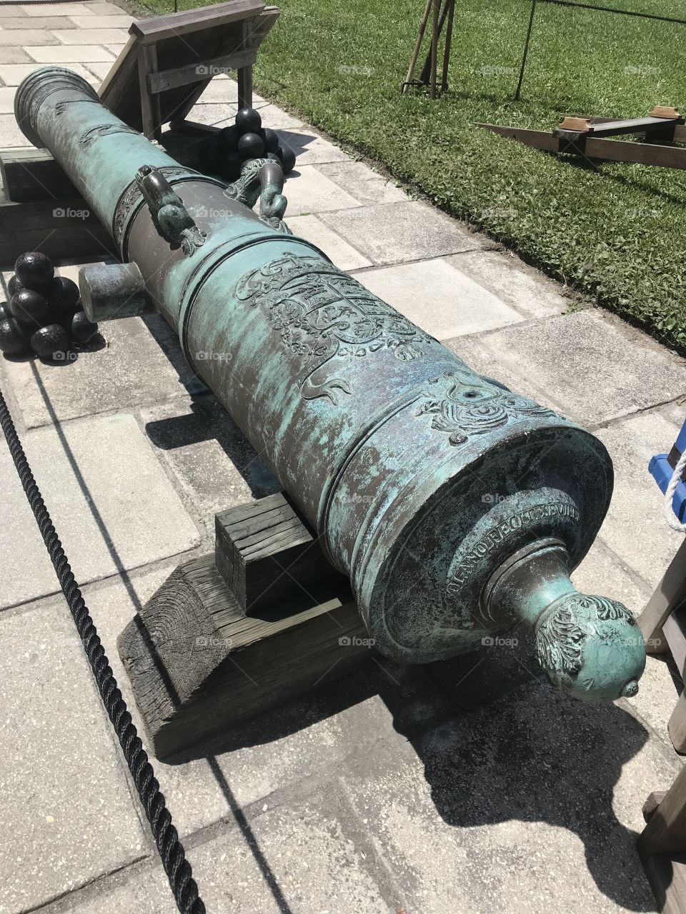 Cannon 