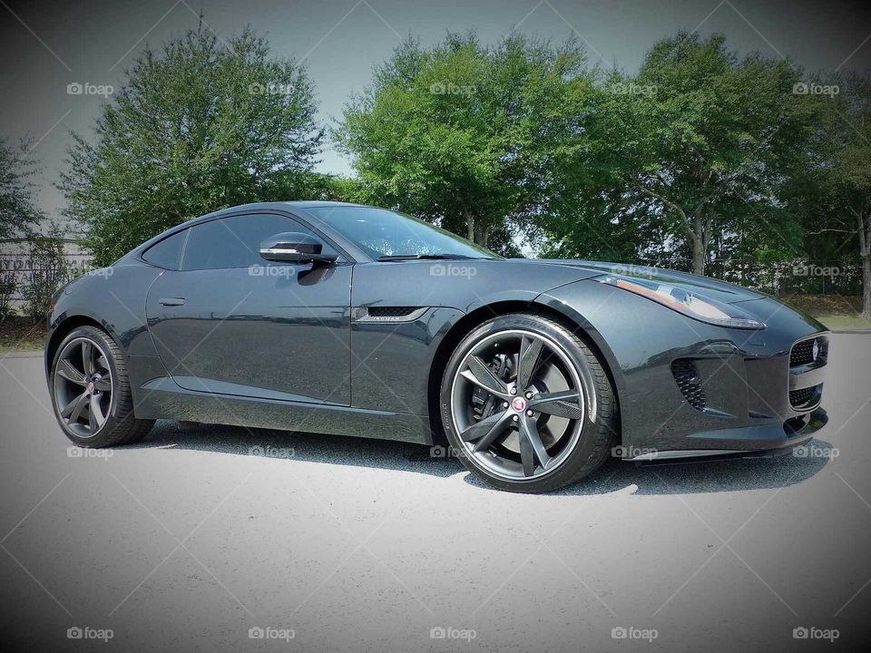 Jaguar F-type R supercharged