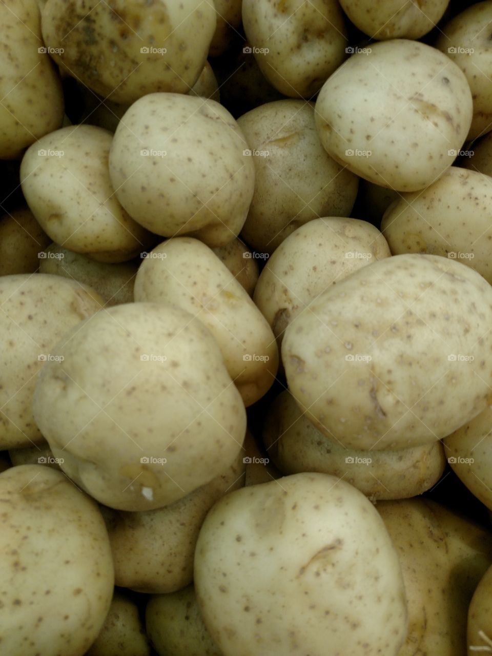 Market potatoes.