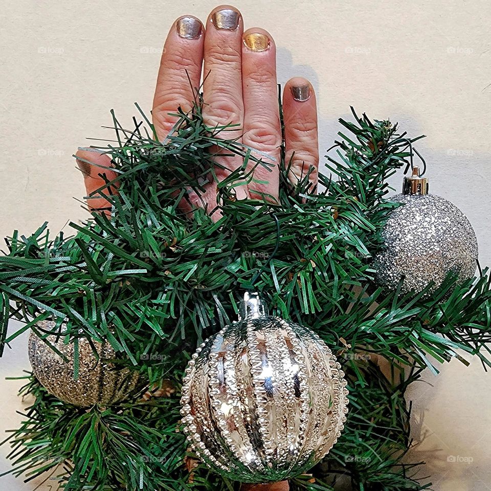 Christmas manicure 'Silver and Gold'