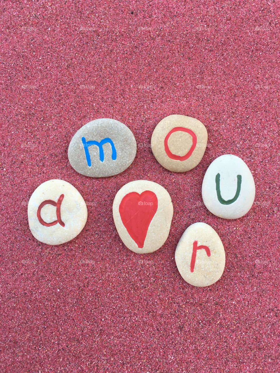 Amour message on stones