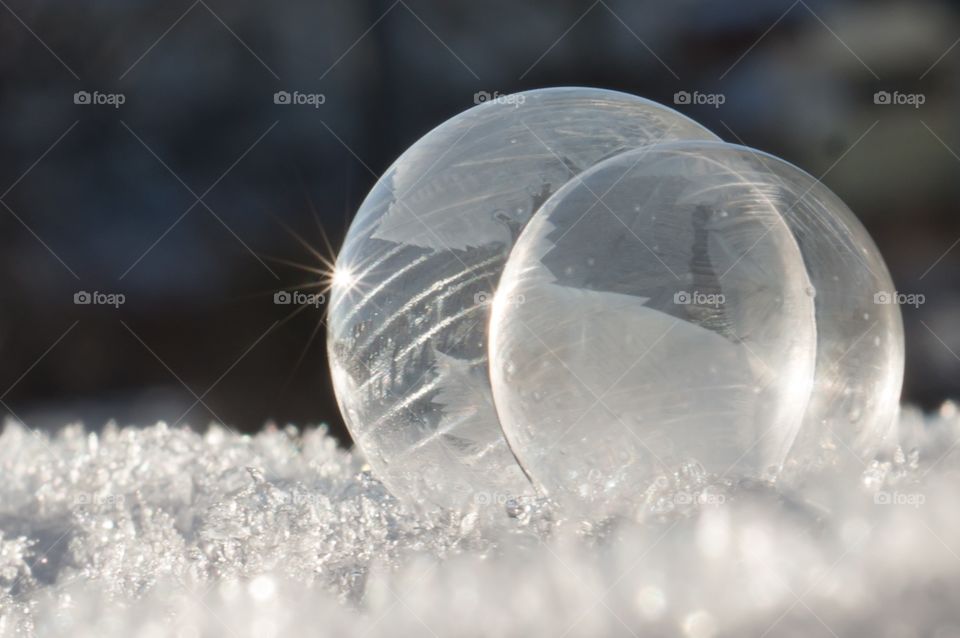 Sunrays in ice bubble