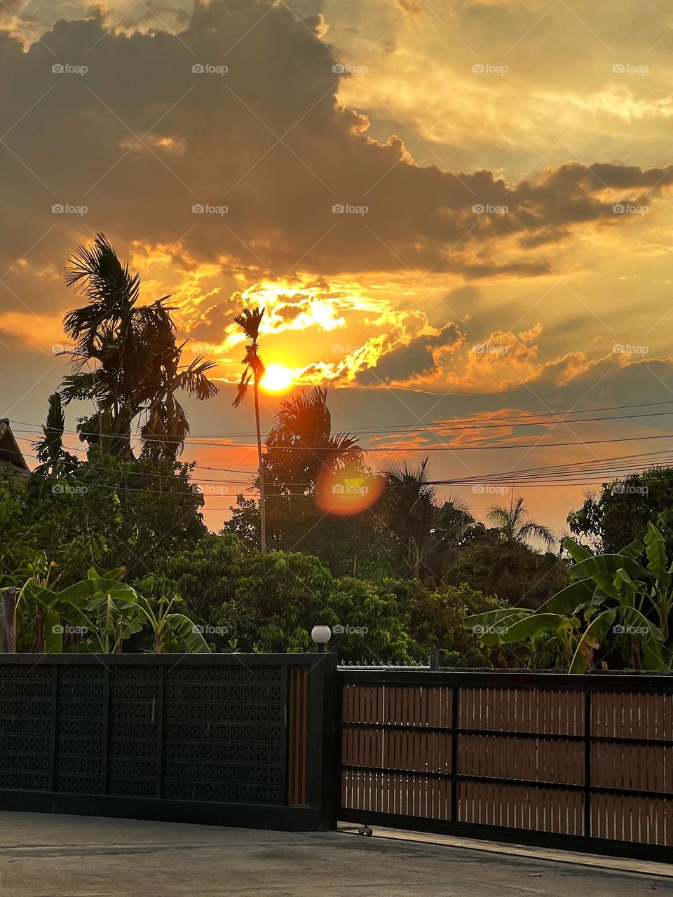 image of Phra Athitya evening light
