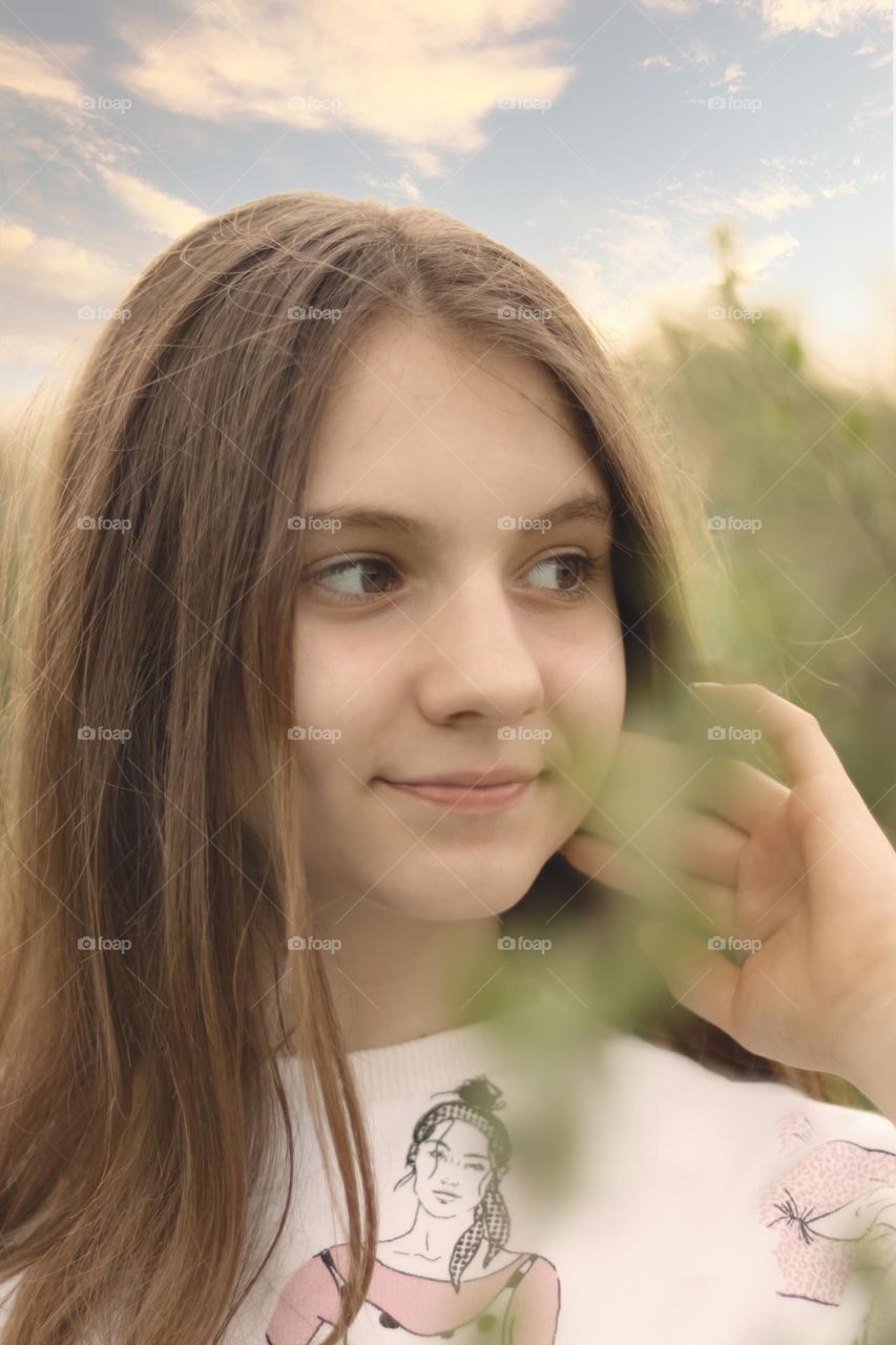 Portrait of teenage girl.