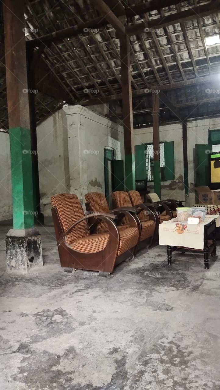 kursi dan meja nenek