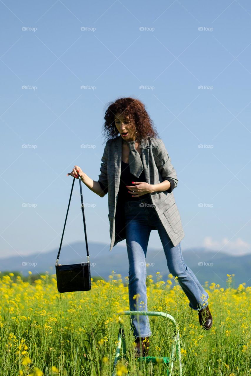 Fun Photoshoot in Rapeseed field