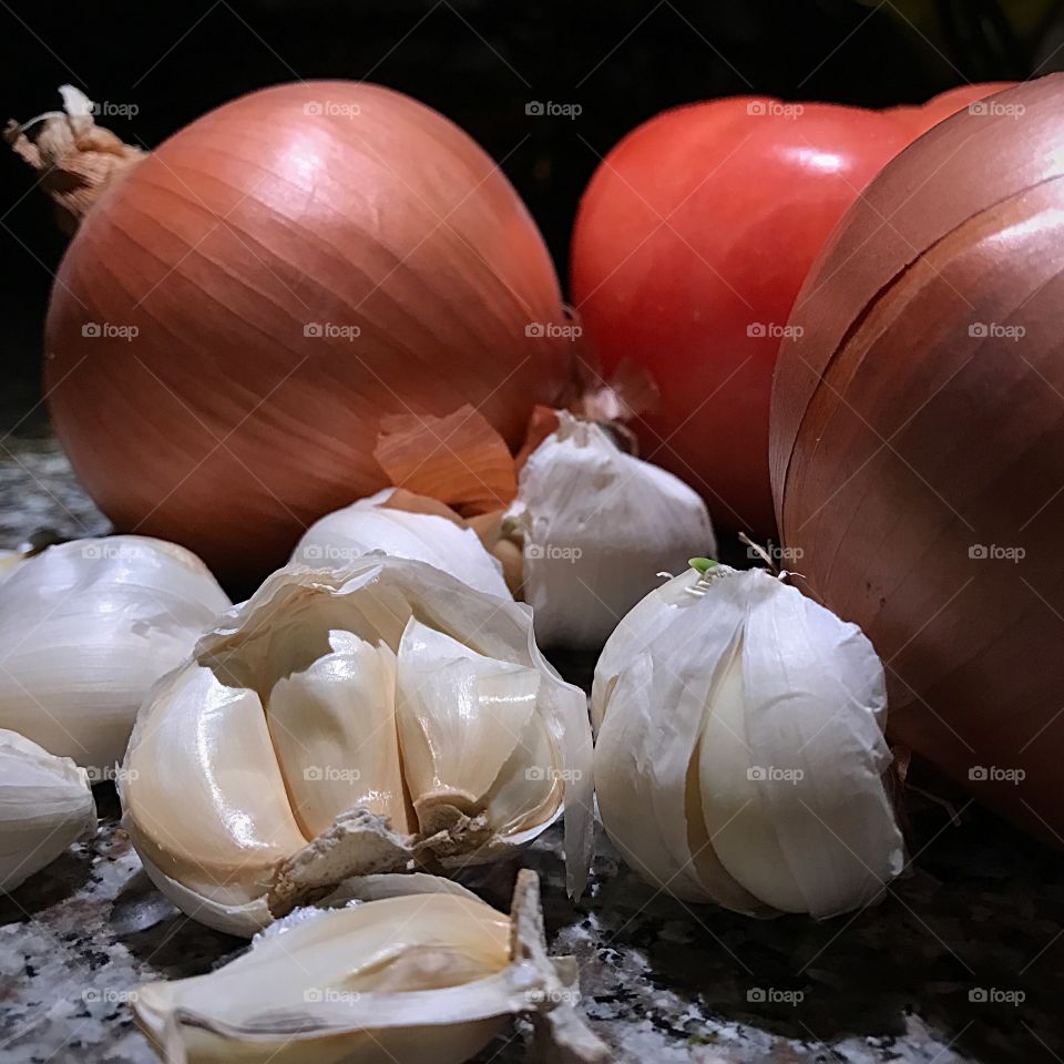 Garlic onion tomato