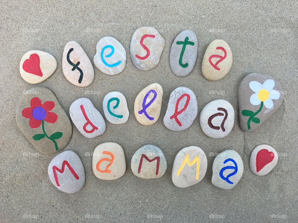 Festa della mamma, Italian mother's day on stones