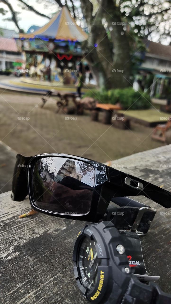 watch and glasses travel