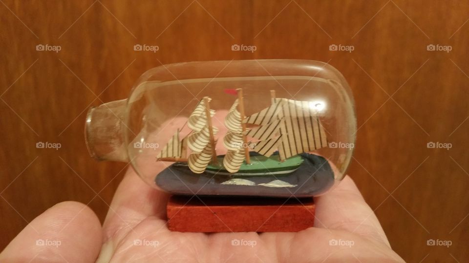 Ship in bottle