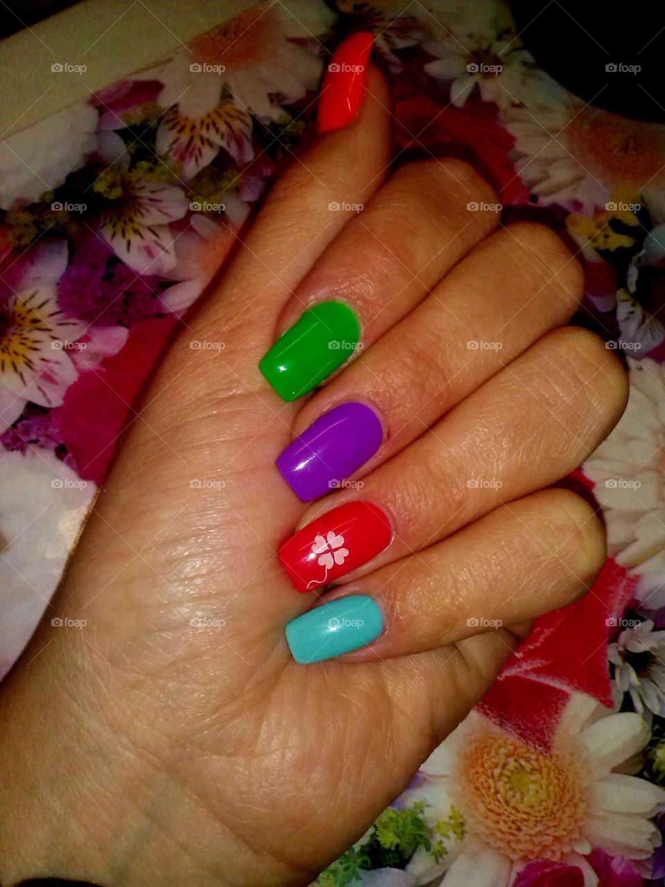 colored nails